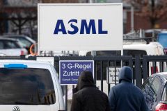 制造光刻机40年，ASML成功的秘密